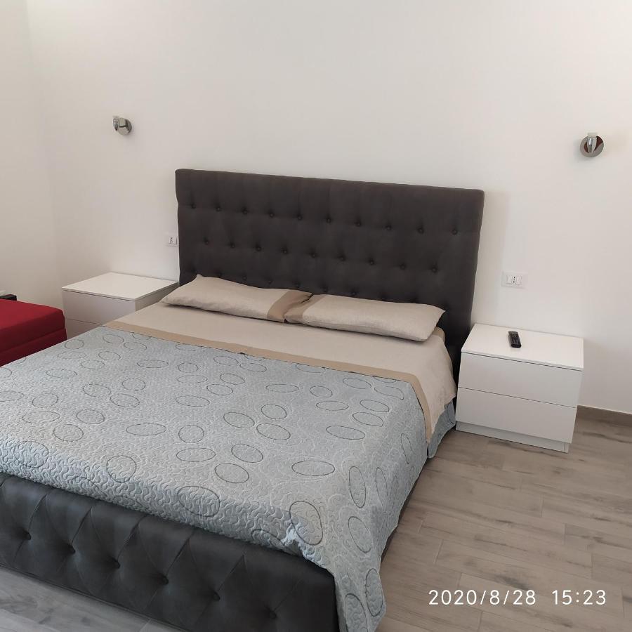 Casa Vacanze Dany Taranto Exteriör bild