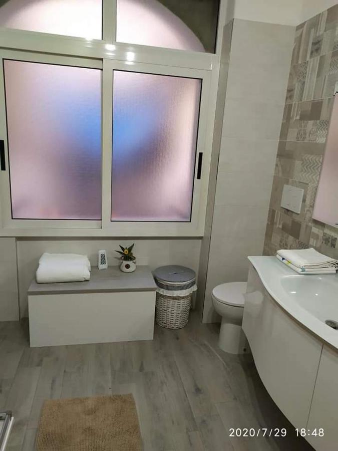 Casa Vacanze Dany Taranto Exteriör bild