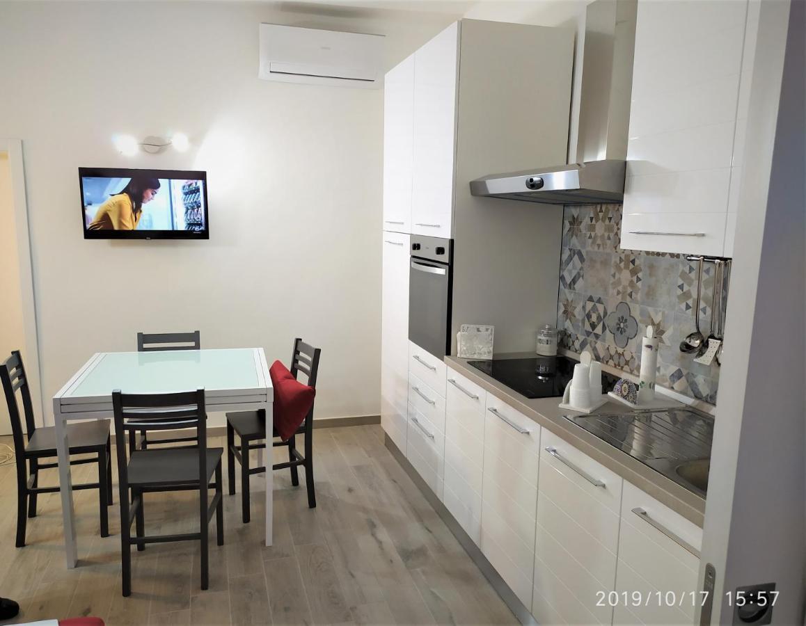 Casa Vacanze Dany Taranto Exteriör bild