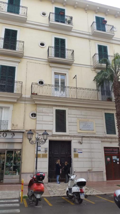 Casa Vacanze Dany Taranto Exteriör bild